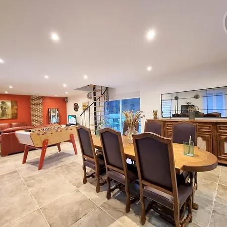 Holiday home Charmante Maison Mitoyenne Avec Jardin, Proche Foret, Animaux Admis, Parking & Wifi - Fr-1-510-203 *