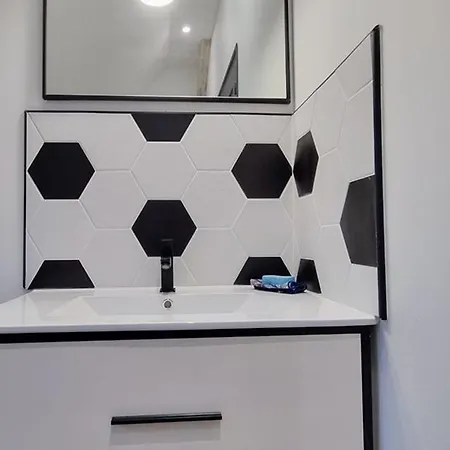 Charmante Maison Mitoyenne Avec Jardin, Proche Foret, Animaux Admis, Parking & Wifi - Fr-1-510-203