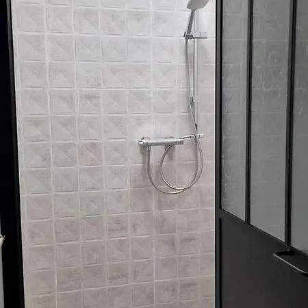 Nyaraló Charmante Maison Mitoyenne Avec Jardin, Proche Foret, Animaux Admis, Parking & Wifi - Fr-1-510-203 Hasnon